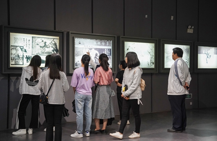 《共產黨人與黃埔軍?！烽_展