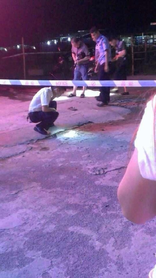 警方在現場進行偵查。 圖片來自網友“心的旅途” 
